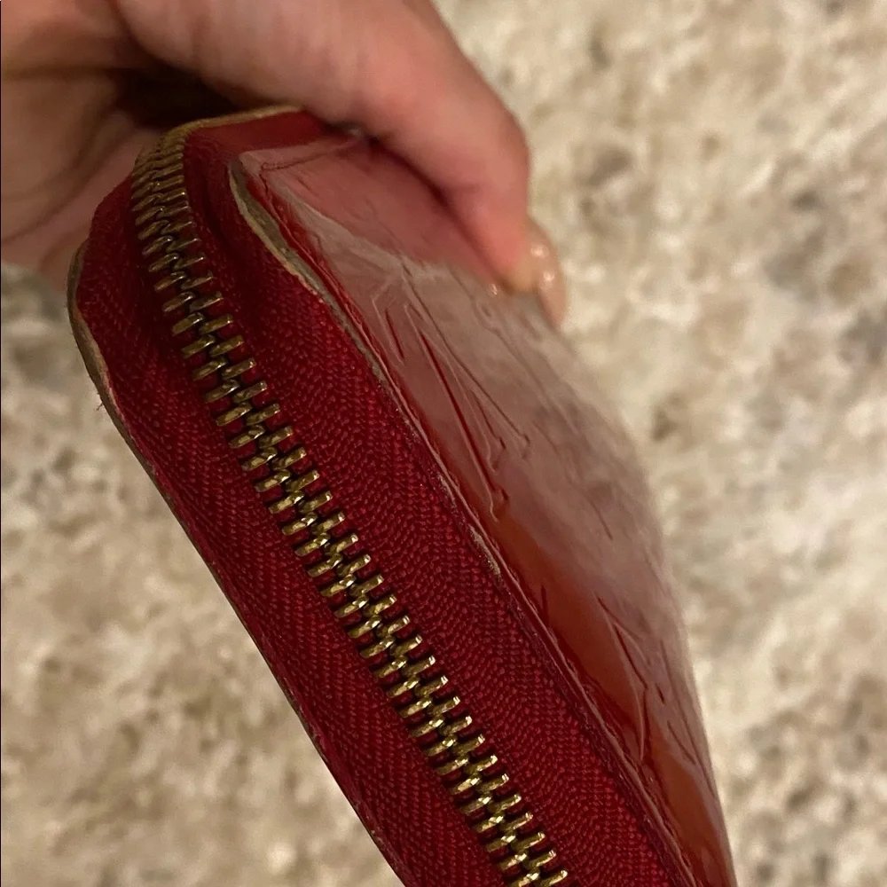 Authentic Louis Vuitton wallet great shape $750 - Picture 4 of 11